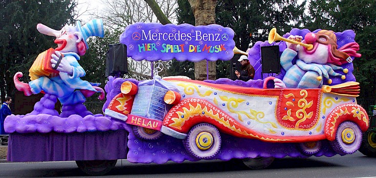 Mercedes Benz 2005. Mehr Bilder [/karnevalswagen/werbung/2005-mercedes-benz-2005/noch-ein-bild-zum-mercedes-benz-wagen/]