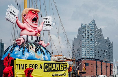 Trump vor der Elbphilharmonie. Foto: Greenpeace