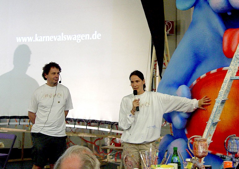 Ricarda Hinz erklärt, was man beim Malen beachten sollte