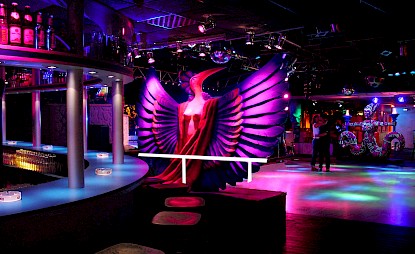 Panorama mit Vogelfrau und Schlangenfrau