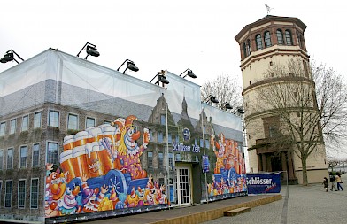 Zelt mit Schlossturm