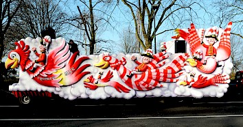 Prunkwagen der Prinzengarde Düsseldorf bei der Aufstellung, 2015