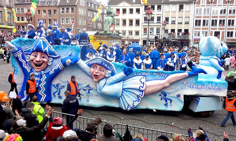 Prunkwagen der Prinzengarde Blau-Weiss 2012