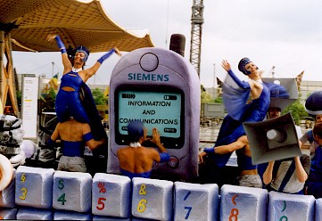 Kommunika­tions­wagen Thema des Wagens ist der Siemens-Geschäftsbereich "Information und Kommuni­kation"