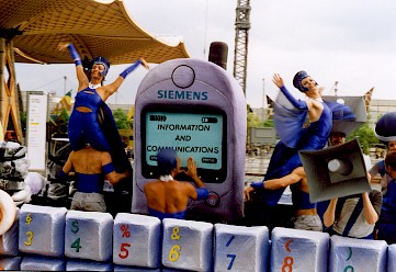Kommunika­tions­wagen Thema des Wagens ist der Siemens-Geschäftsbereich "Information und Kommuni­kation"