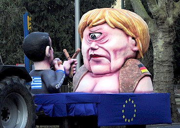 Merkel-Tsipras-Wagen bei der Aufstellung, Schrägansicht
