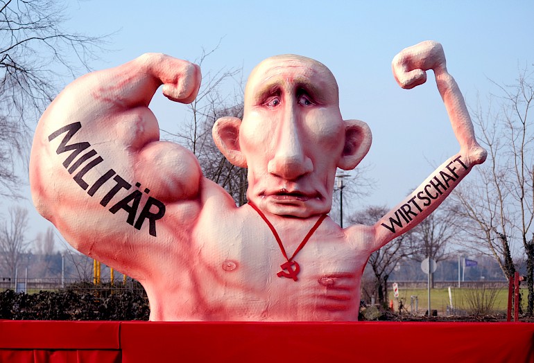 Putin-Karnevalswagen bei der Aufstellung 2015
