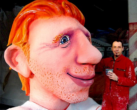 Boris Becker Figur für den Ratinger Karnevalszug 2001