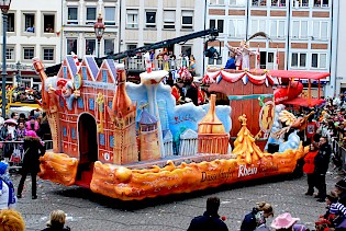 Rückseite des Düsseldorfer Prinzenwagens 2013