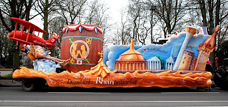 Düsseldorfer Prinzenwagen bei der Aufstellung