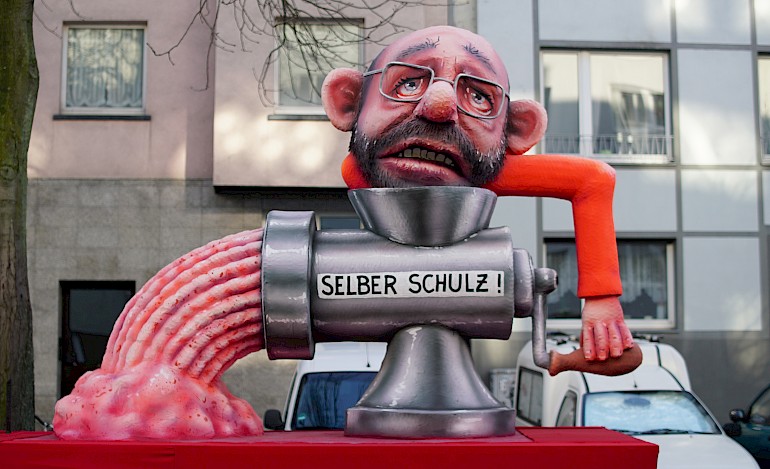 Schulz-Wagen bei der Aufstellung