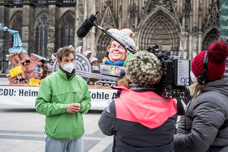 Vor dem Kölner Dom Foto: Bernd Lauter/Greenpeace