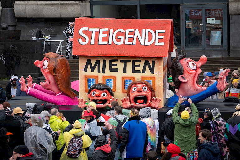 Steigende Mieten erdrücken die Mieter. Foto: © Ricarda Hinz